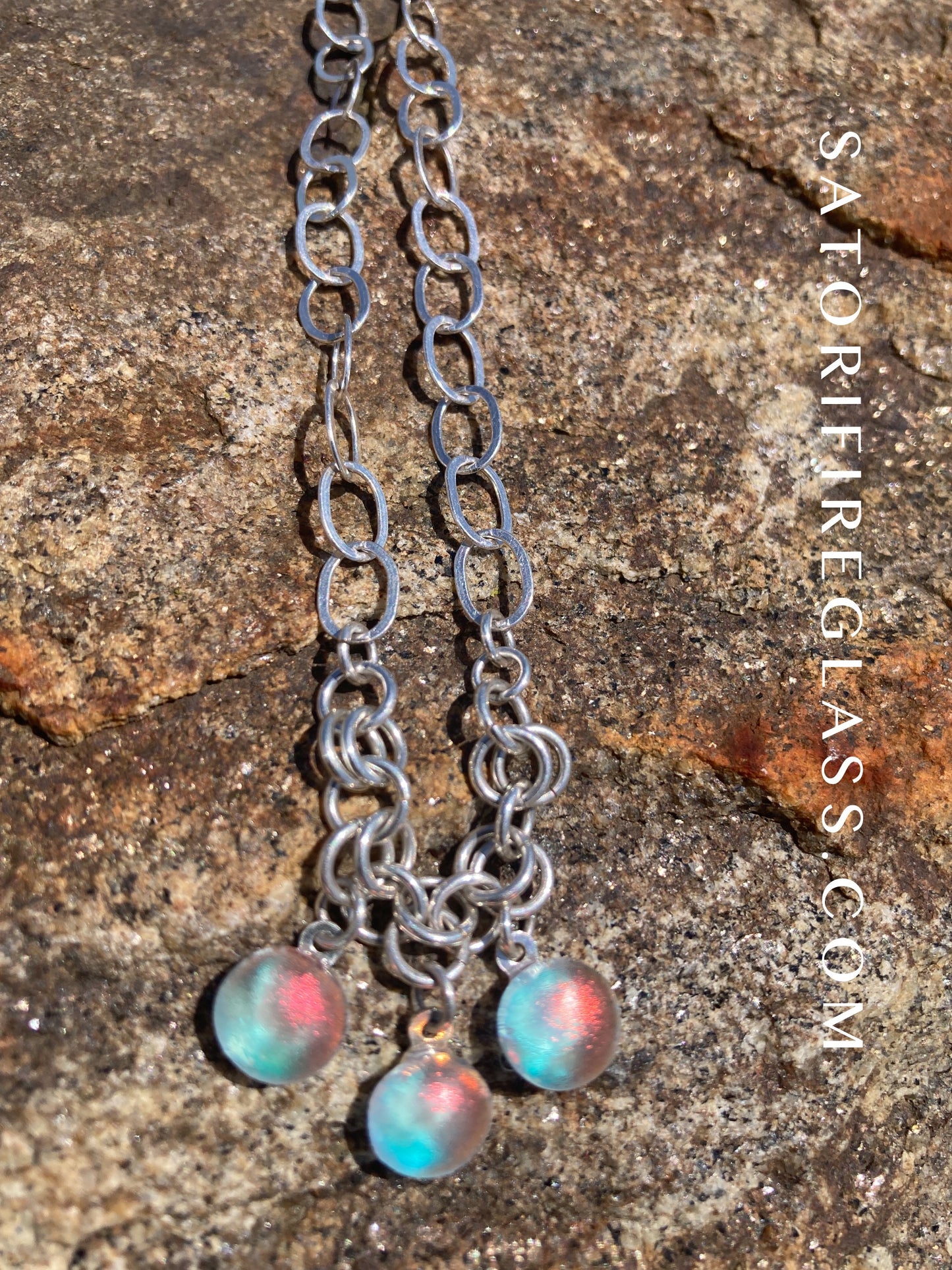 3 Satori Fire Lights on Link Chain